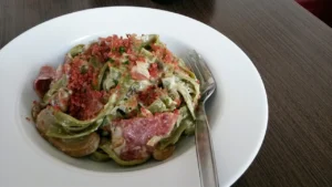 Fettuccine, Spinach fettuccine, Food image