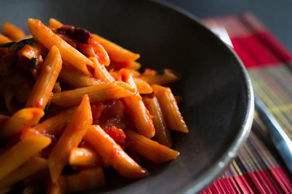 bronze-cut vs. teflon-extruded pasta